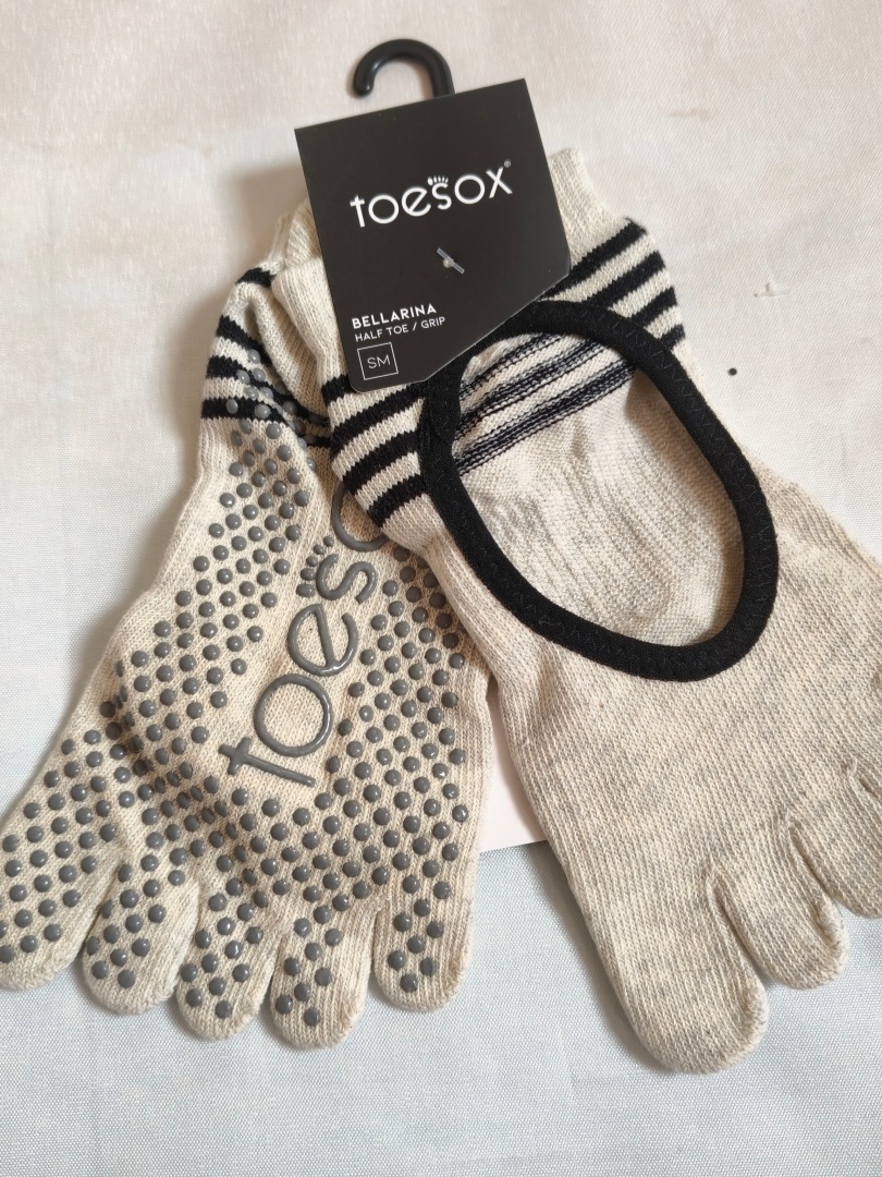 ถุงเท้าโยคะแบบแยกนิ้ว Toesox ส - Yoga Mat บทวิจารณ์และราคา